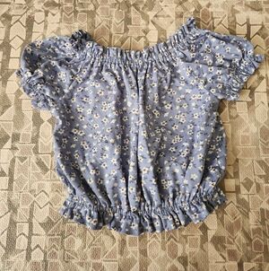 Heart and Burrow Blue Floral Stretch Size 6 Girl's Top